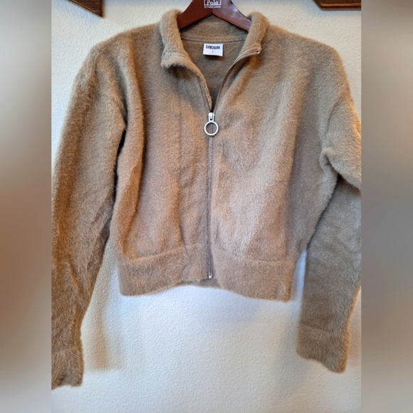 Gymshark Womens Soft Fuzzy Eyelash Zip Up Jacket Tan Womens Size S - Picture 1 of 8